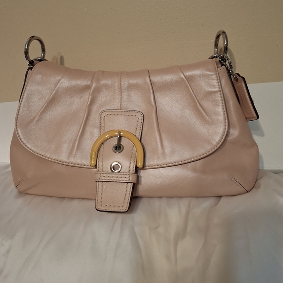 Coach Soho Pleated Blush Pink Pearlized Leather Shoulder Bag Excellent Condition - Picture 1 of 16